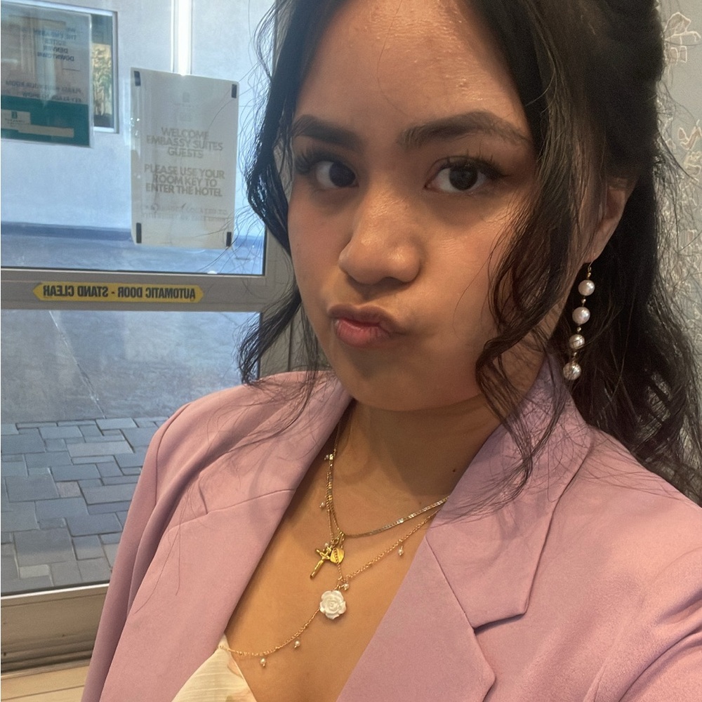 Meet your Posher, Crystal